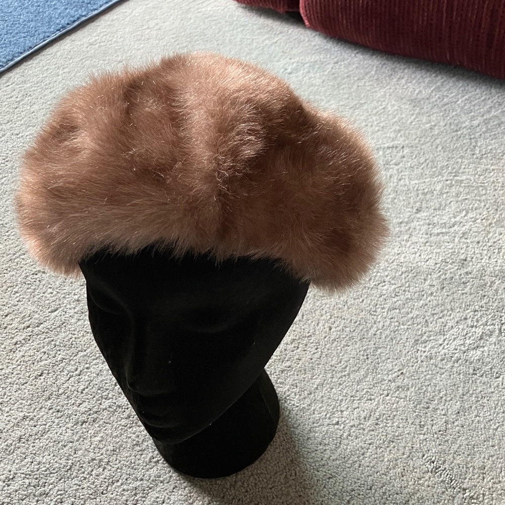 Luxurious Tan Fur Women's Hat